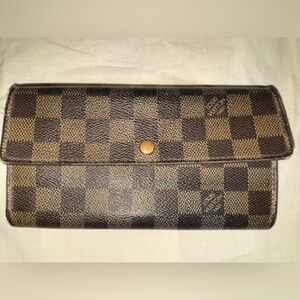 Louis Vuitton Damier Ebene Sarah Wallet pre loved condition